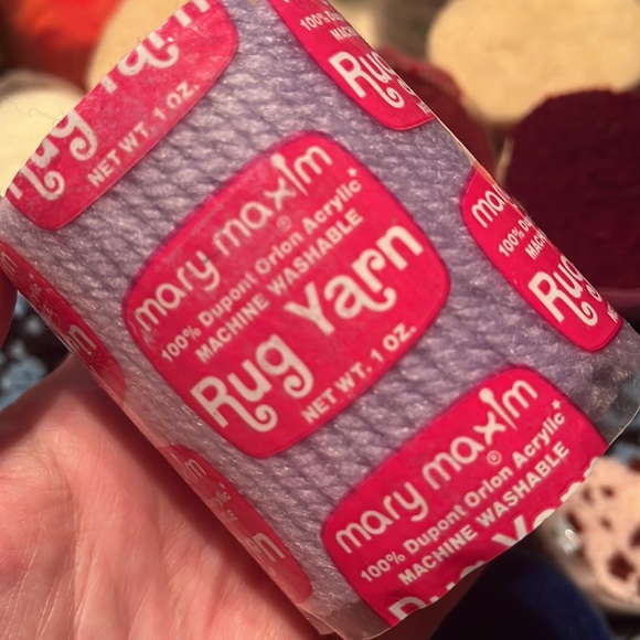 Vtg SPINNING WHEEL MARY MAXIM PreCut Latch Hook Rug yarn LOT 48 1-oz packs NEW - Picture 5 of 17